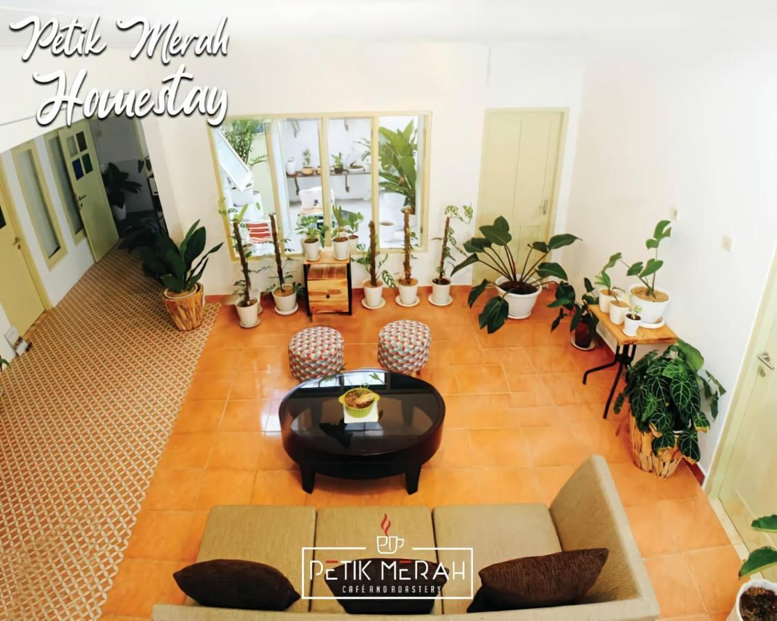 Petik Merah Homestay Pakualaman Kültér fotó